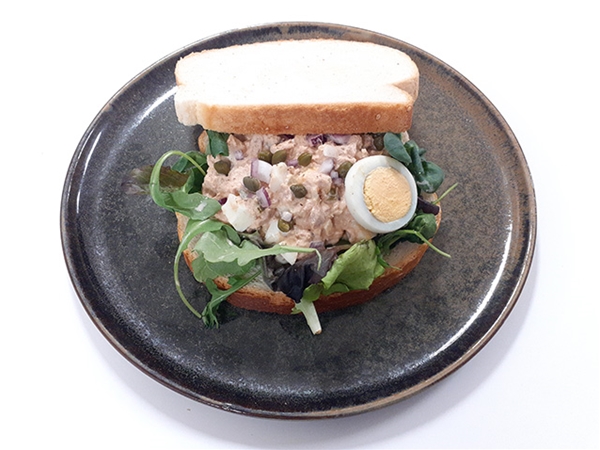 Wit boerenbrood Tonijnsalade