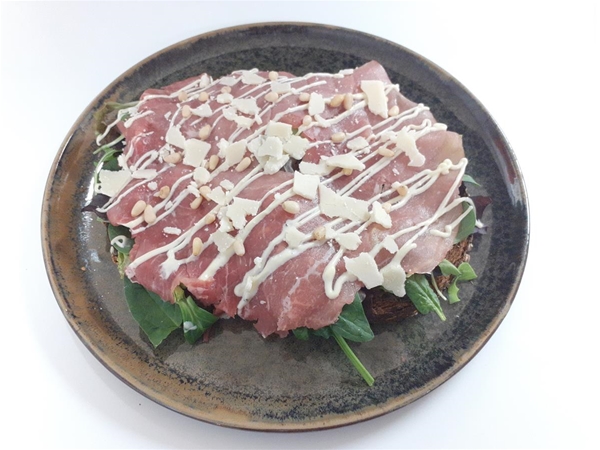 Bruin boerenbrood Carpaccio