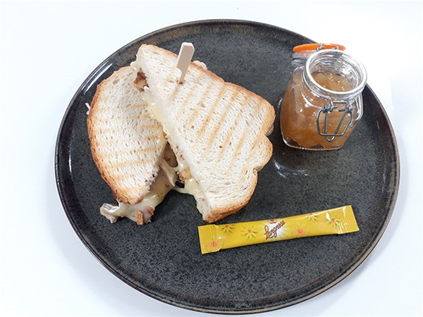 Tosti brie witbrood